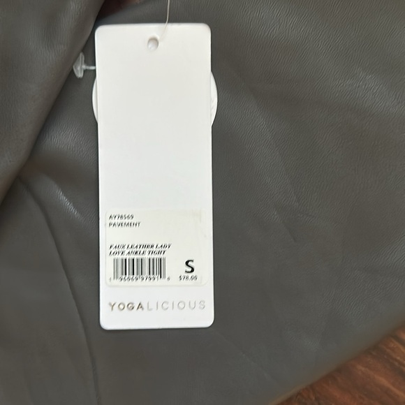 NWT Yogalicious Lady Love Fleece Lined Gray Faux Leather Leggings s (S) - Picture 3 of 4